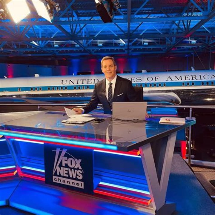 Bill Hemmer Height: A Comprehensive Look at the Renowned Anchor's Career and Personal Life
